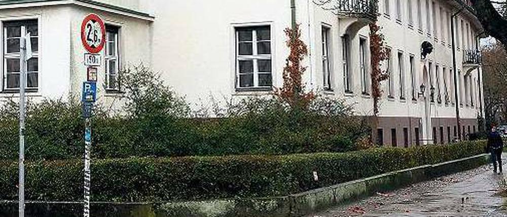 Mehrere Jahrzehnte alte menschliche Knochenreste wurden ganz in der Nähe des einstigen Kaiser-Wilhelm-Instituts für Anthropologie und Eugenik, heute Sitz des Otto-Suhr-Instituts für Politikwissenschaft, gefunden.