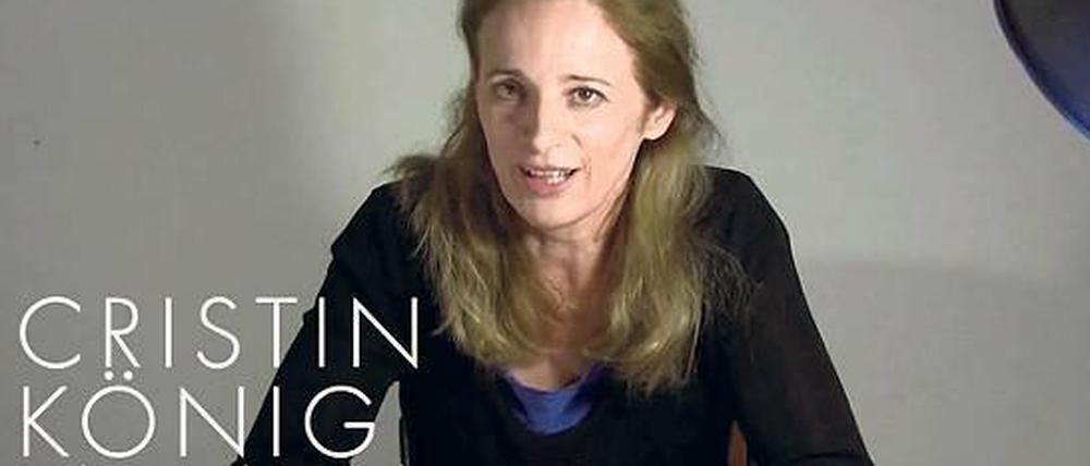Welt als Bühne. Die Crowdfunding-Werbung für Cristin Königs trashig verspielte TheaterNetz-Soap „Klinik im Zentrum“.