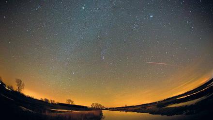 Alles klar! Der Sternenhimmel über der Gülper Havel, einem Nebenarm der Havel, gilt unter Astronomen schon lange als einer der dunkelsten Orte Deutschlands.