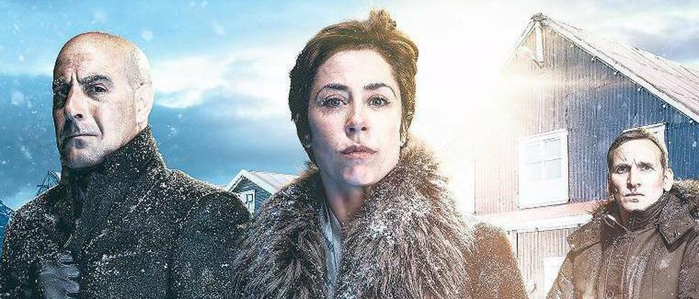 "Fortitude": Die Bürgermeisterin (Sofie Grabol), der Detektiv (Stanley Tucci,l.), der Forscher (Christopher Eccleston).