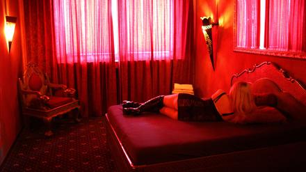 Lieber die Arbeitsplätze kontrollieren als die Prostituierten, fordern Frauen- und Sozialverbände.