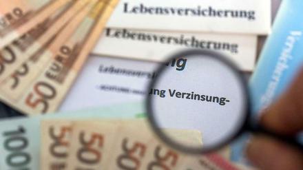 Lebensversicherungen werden häufig auch zur Altersvorsorge genutzt. Die Verzinsung spielt deshalb eine besondere Rolle.