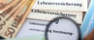 Lebensversicherungen werden häufig auch zur Altersvorsorge genutzt. Die Verzinsung spielt deshalb eine besondere Rolle.
