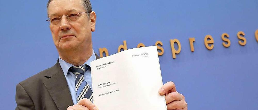 Der Wehrbeauftragte Hellmut Königshaus hat am Dienstag seinen letzten Jahresbericht vorgestellt.