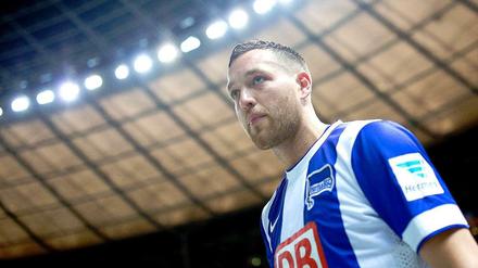 Julian Schieber, 25, ist Schwabe, der Fische hält und für Stuttgart und Dortmund in der Champions League spielte. Weil er dort zu selten zum Einsatz kam, wechselte er im Sommer 2014 zu Hertha BSC. Für die Berliner erzielte er in elf Bundesligaspielen sechs Tore. 