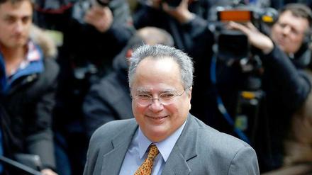 Ankunft in Brüssel. Der neue griechische Außenminister Nikos Kotzias.
