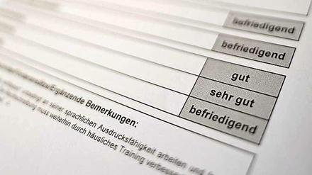 Nur kein Druck: Manche Schüler bekommen in Brandenburg in bestimmten Fächern keine Noten. Dahinter steckt aber kein pädagogisches Konzept - sondern Lehrermangel.