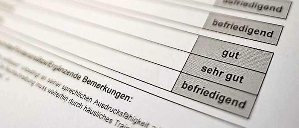 Nur kein Druck: Manche Schüler bekommen in Brandenburg in bestimmten Fächern keine Noten. Dahinter steckt aber kein pädagogisches Konzept - sondern Lehrermangel.