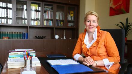 Sie ist's, die Neue in Neukölln. Franziska Giffey in ihrem Büro.