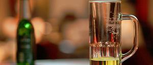 One beer, please: Das Berliner Nachtleben ist längst international geprägt.