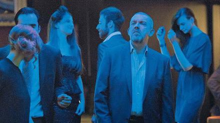 Musik nur, wenn sie laut ist. Für den neuen Kölner „Tatort“ wurde eigens ein „Tango Colonuevo“ komponiert. Der vom Blues geplagte Kommissar Freddy Schenk (Dietmar Bär, 2. von rechts) bewegt sich aber auch zu anderen Rhythmen.