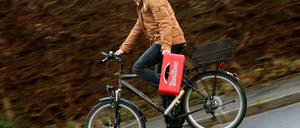 Nüchtern ein Bier holen fahren? Dieser Radfahrer hat hoffentlich nicht mehr als 1,1 Promille. Sonst droht ihm demnächst ein Bußgeld.