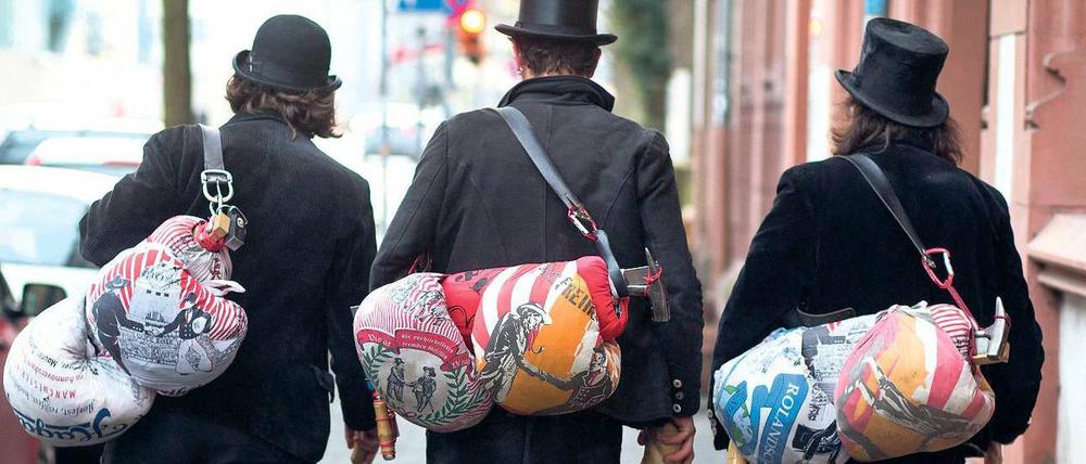 Auf der Walz..Wandergesellen dürfen für Kost und Logis kein Geld ausgeben.