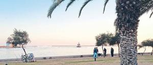 Trügerische Idylle. In solch verträumten Buchten an der türkischen Küste starten Boote mit Flüchtlingen, die auf hoher See von Frachtern übernommen werden – mit ungewissem Schicksal. 