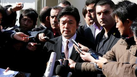 Der japanische Außenminister Yasuhide Nakayama nach einer Krisensitzung in Amman. 