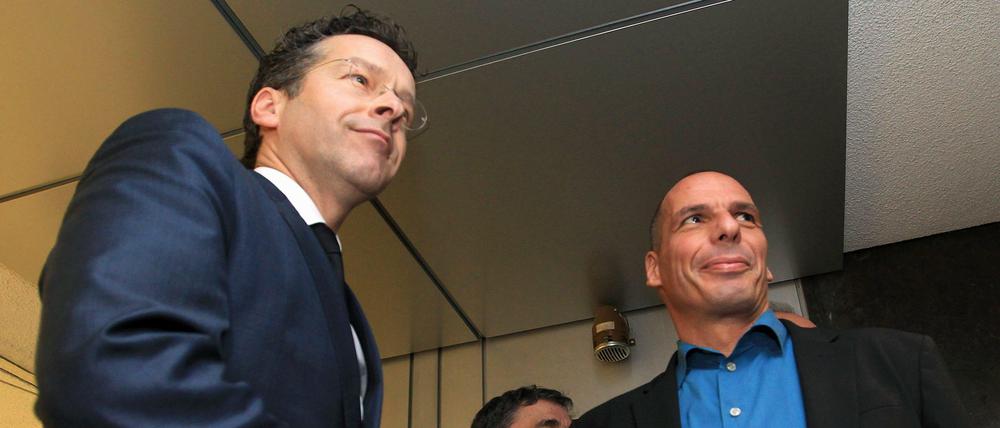 Der Schein trügt. Nach dem Handschlag zwischen Eurogruppenchef Jeroen Dijsselbloem (links) und Griechenlands Finanzminister Gianis Varoufakis kam es zum Eklat.
