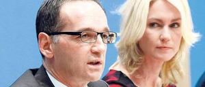 Unter Beobachtung. Familienministerin Manuela Schwesig soll ihren Kabinetts- und Parteikollegen Heiko Maas zu einer Gesetzesänderung gedrängt haben. 