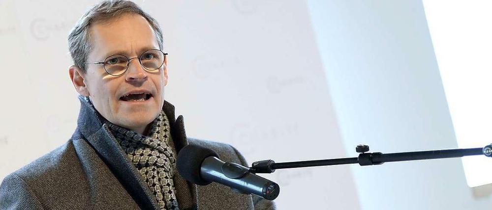 Berlins Regierender Michael Müller (SPD) will den BER-Aufsichtsrat offenbar verlassen – ebenso wie sein Vize Frank Henkel. Ziel ist, Platz im Aufsichtsrat für externe Fachleute zu schaffen und die Gesellschafterversammlung aufzuwerten.