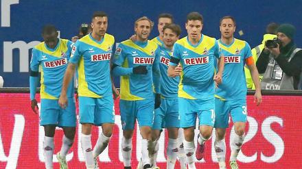Geschlossene Mannschaftsleistung: Der 1. FC Köln verteidigte gut und war offensiv durch Marcel Risse (3.v.l.) gefährlich.