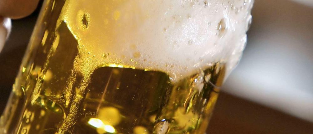 Das perlt. Der Bierabsatz stieg 2014 um eine Million Hektoliter.