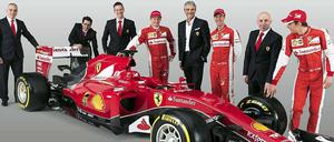 Da isser. Der neue Ferrari samt Belegschaft.