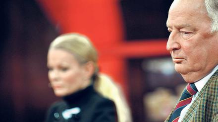 Distanz wahren oder Kontakt aufnehmen: Nach dem Rücktritt von Sprecherin Kathrin Oertel habe sich die Sache mit Pegida erledigt, sagt der Chef der AfD in Brandenburg, Alexander Gauland. 