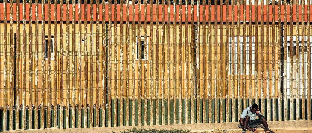 Wer es nach Melilla geschafft hat, für den ist die Reise in Richtung spanisches Festland noch lange nicht geglückt.