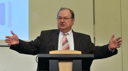 Die einen sagen so, die anderen sagen so ... Über das politische Erbe von Heinz Buschkowsky gehen die Meinungen auseinander - auch in seinem Bezirk Neukölln.