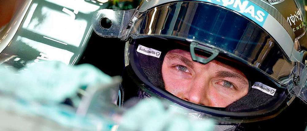 Nico Rosberg, 29, wurde in Wiesbaden als Sohn einer Deutschen und des Finnen Keke Rosberg geboren, der 1982 Formel-1-Weltmeister wurde. Rosberg wuchs in Monaco auf und fährt seit 2004 unter deutscher Lizenz. 2006 debütierte er in der Formel 1, seither hat er acht Siege erreicht. Im Mercedes wurde er letzte Saison WM-Zweiter.