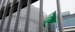 Die Auspeitschung Badawis hat weltweit für Aufsehen gesorgt. Auch in Berlin demonstrierten Menschen für den Blogger. Nun kam überraschend eine Aktivistin frei, die mit ihm zusammengearbeitet hatte.