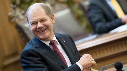 Hamburgs Erster Bürgermeister Olaf Scholz kann sich freuen.