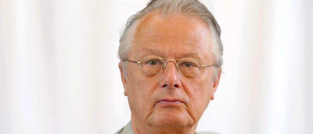 Liegt mit Suhrkamp im Streit - und kommt mit seiner Baal-Inszenierung nach Berlin: Frank Castorf.
