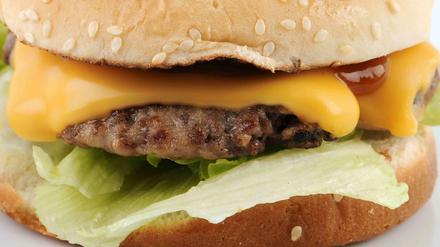 Ein saftiger Cheeseburger.