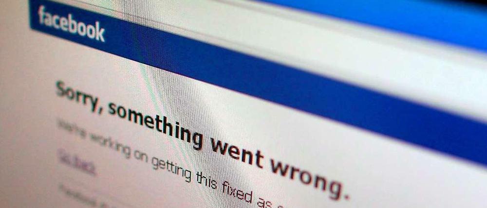 Fehlanzeige. In Schöneberg und drumherum funktionieren in der Nacht zum Dienstag Internet und Festnetz nicht.