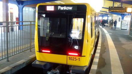 Vorgestellt wurde die neue U-Bahn schon viele Monate vorher - hier in Westend, am Bahnhof Olympia-Stadion.