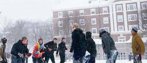 Im Wettbewerb. Harvard (hier Studierende jüngst beim Football auf dem Campus) ist die vermögendste US-Universität. 