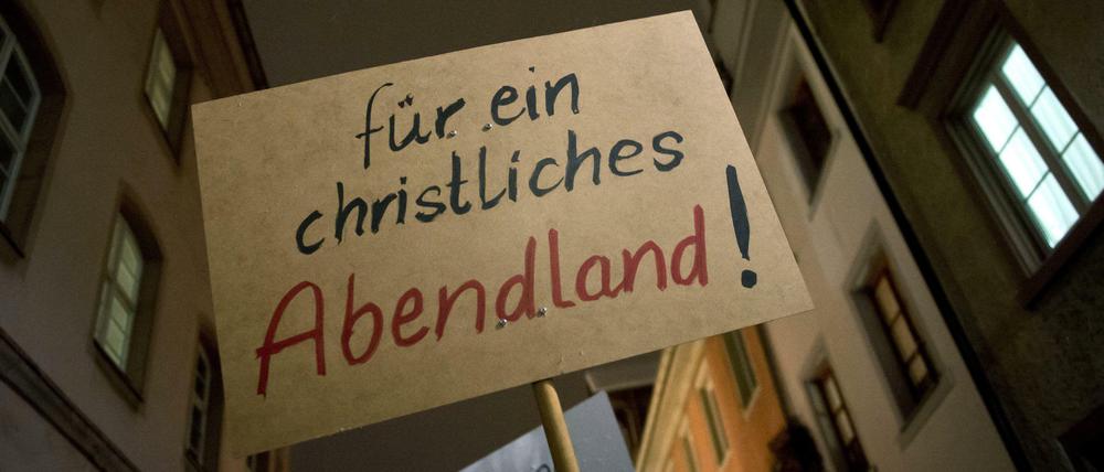 Was hält das "christliche Abendland" aus? Unser Autor reflektiert über seine Verortung in Deutschland. 