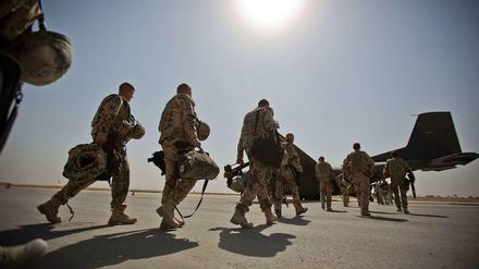 Eine binnen weniger Tage einsatzbereite besonders schnelle Eingreiftruppe soll voraussichtlich 5000 Soldaten umfassen - darunter 2700 der Bundeswehr.
