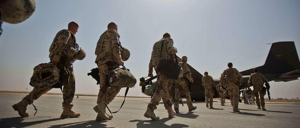 Eine binnen weniger Tage einsatzbereite besonders schnelle Eingreiftruppe soll voraussichtlich 5000 Soldaten umfassen - darunter 2700 der Bundeswehr.