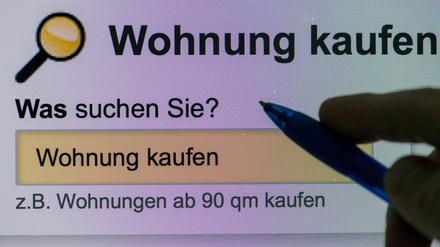Unter die Lupe genommen. Wohnungseigentümer können ihren Mietern das Untermieten verbieten - und bei Verstößen kündigen.