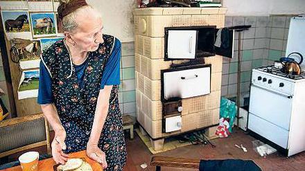 Ein einfaches Leben, ehrlich gezeigt: Annemarie Jatzlauk in ihrer Küche. 