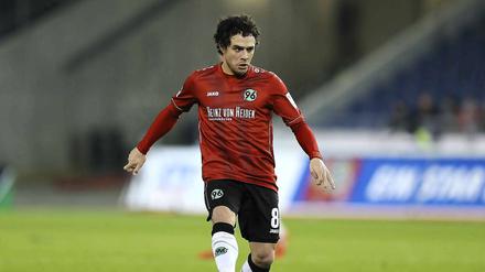 Manuel Schmiedebach, 26, kam 2008 von Hertha BSC II zu Hannover 96. Dort bestritt der Mittelfeldspieler bisher 128 Bundesligaspiele.