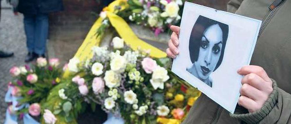 Stilles Gedenken. Jedes Jahr wird am 7. Februar Hatun Sürücüs in Tempelhof gedacht. Am Sonnabend um 12 Uhr gibt es an der Ecke Oberlandgarten/Oberlandstraße eine Kranzniederlegung.