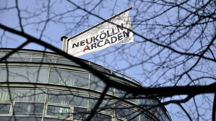 Wachschutz gefordert. Die Mitarbeiter der öffentliche Bibliothek in den Neukölln Arcaden fürchten sich vor Übergriffen.