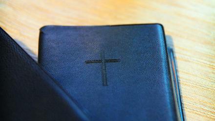Gottesdienst in Bohnsdorf, natürlich mit der Bibel.