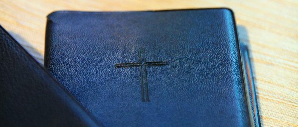 Gottesdienst in Bohnsdorf, natürlich mit der Bibel.
