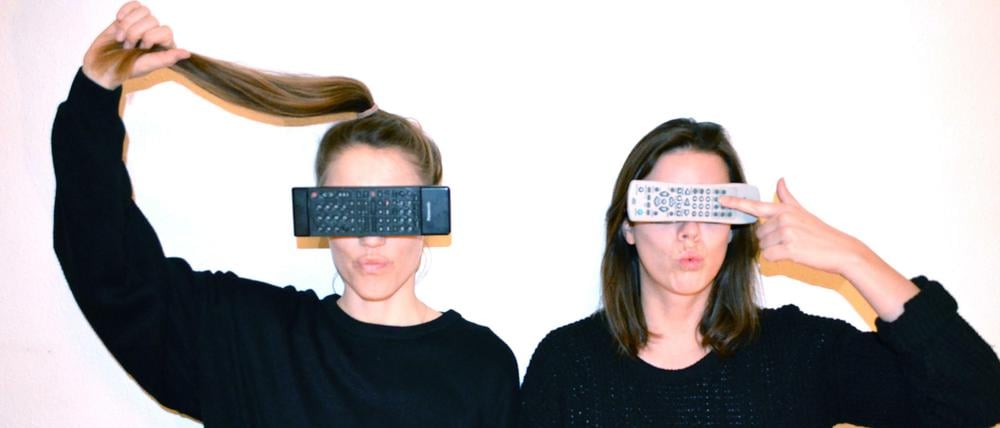Hungrig. Anne Krüger (links) und Laura Pohl sind auf der Suche nach den Filetstücken der Mediatheken.