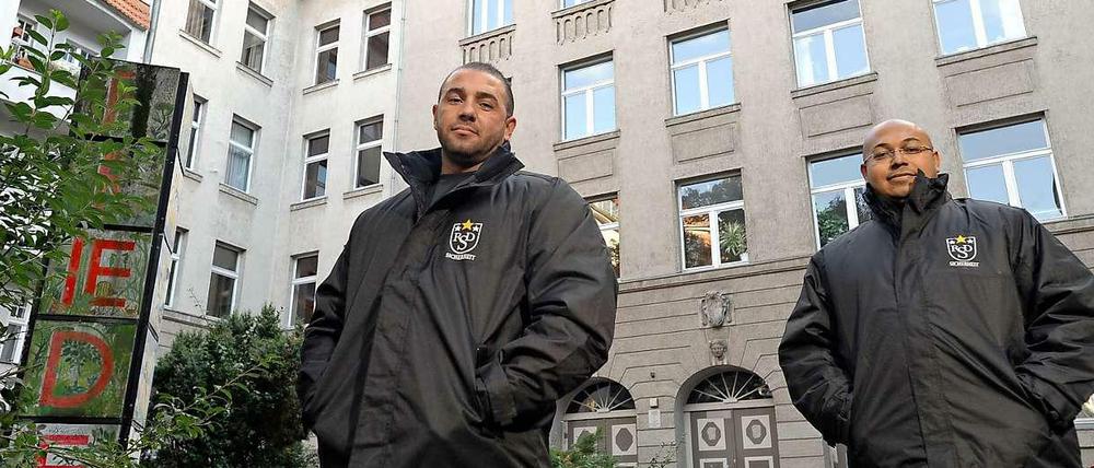 Einen Wachschutz gibt es in Neukölln bereits an Schulen. Ab März sollen Sicherheitsleute die Mitarbeiter der Helene-Nathan-Bibliothek vor Kriminellen beschützen.