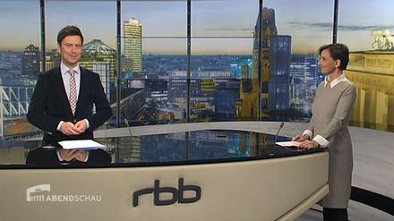 Durch die „Abendschau“ mit Sascha Hingst und Nadya Luer. Das Nachrichtenmagazin des RBB für Berlin hat in den vergangenen zwei Jahren 30 000 Zuschauer verloren.