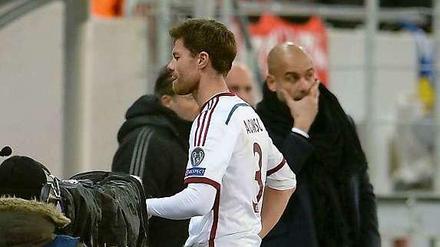 Vorschneller Abgang: Xabi Alonso wurde nach einer guten Stunde mit Gelb-Rot vom Platz gestellt.